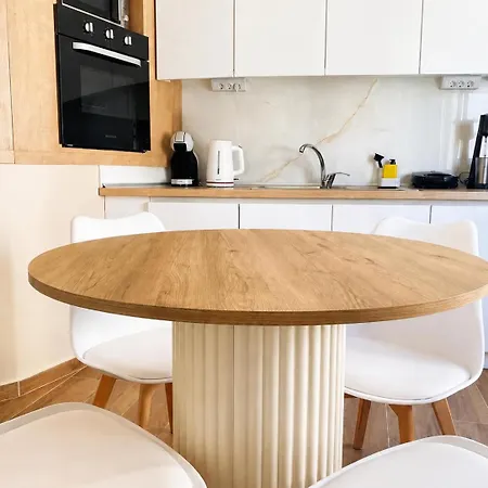 Apartamento Bright And Siatista